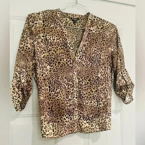Guess brand too size small - Picture 1 of 5
